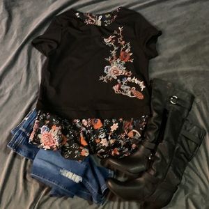 Women’s W5 size Medium top